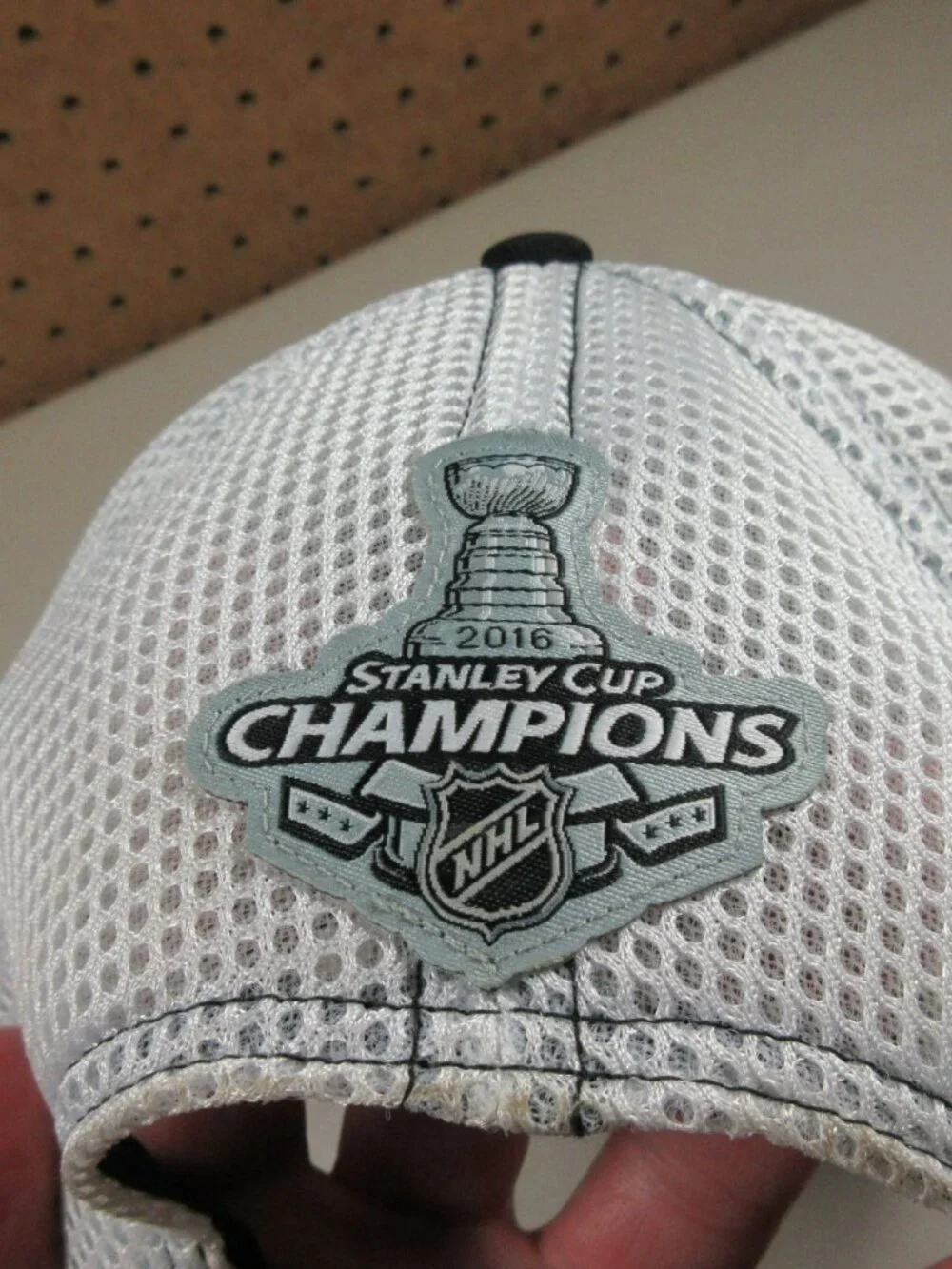 47 Brand mens charcoal an gray Pittsburgh Penguins 2016 NHL champs snapback